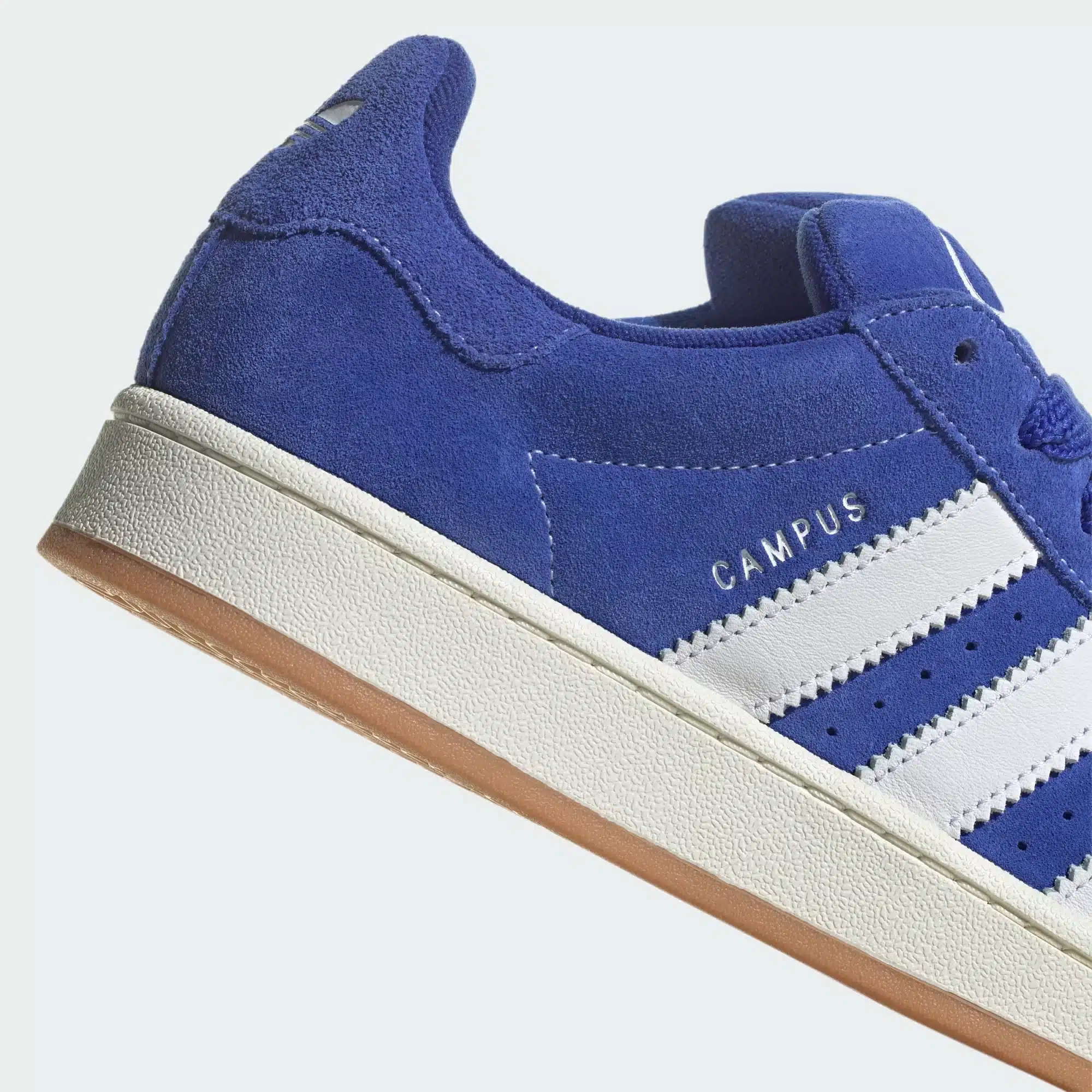 Hoe vallen adidas campus sneakers?