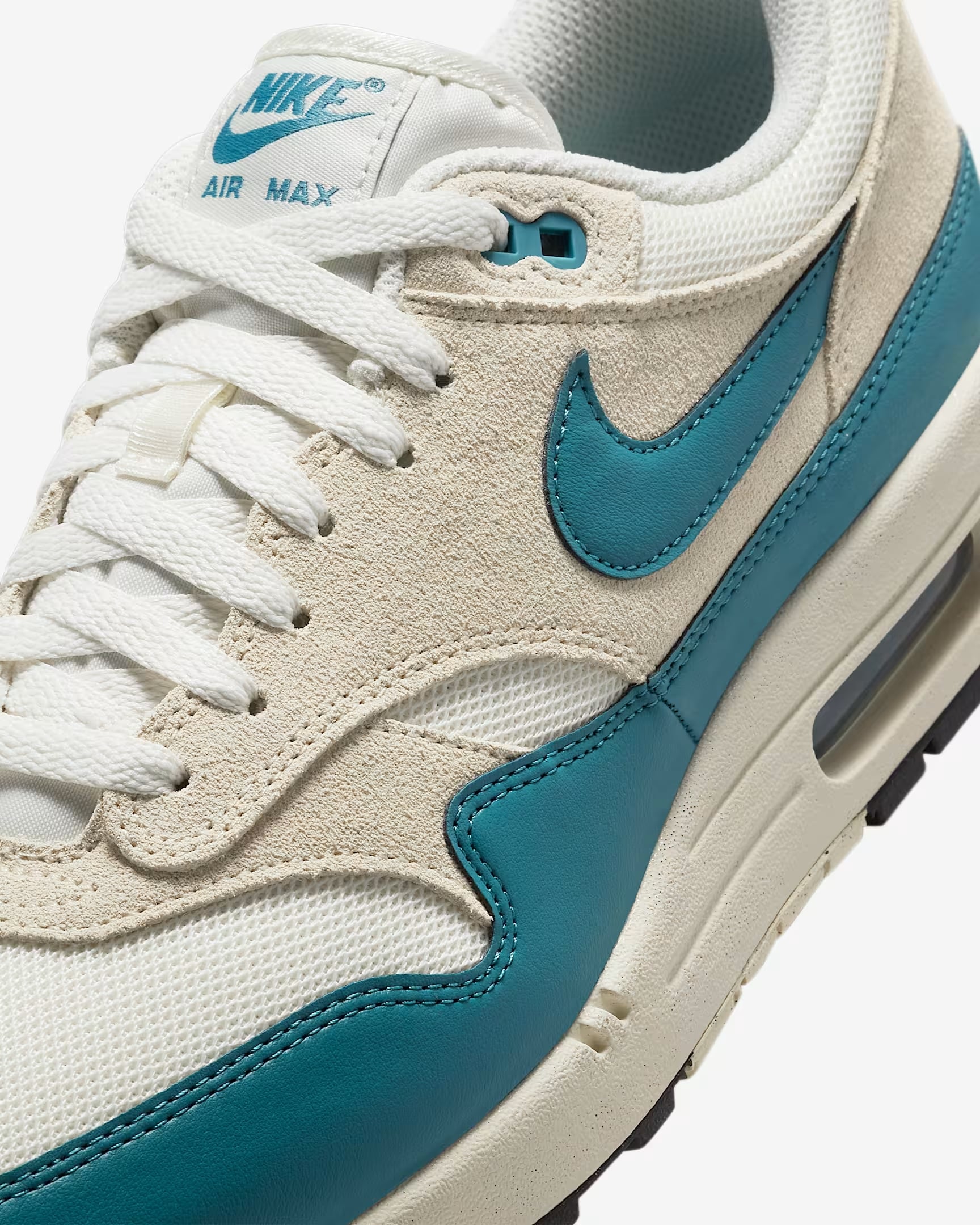 Nike Air Max 1 Soft Pearl/Light Khaki/Zwart/Smokey Blue Stijl: FZ5808-011
